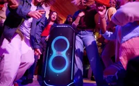 Sistem Karaoke JBL: PartyBox Ultimate + Microfoane fără fir PartyBox Wireless Mic + Husă de protecție 2