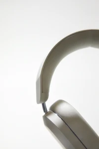 MONDO Over-Ear Greige 7