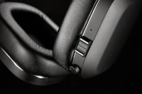 MONDO Over-Ear Black 4