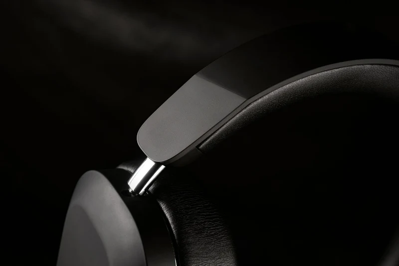 MONDO Over-Ear Black 5