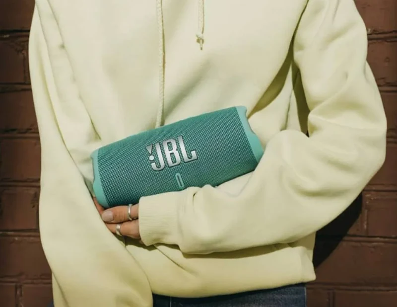 JBL Charge 5 Teal 7