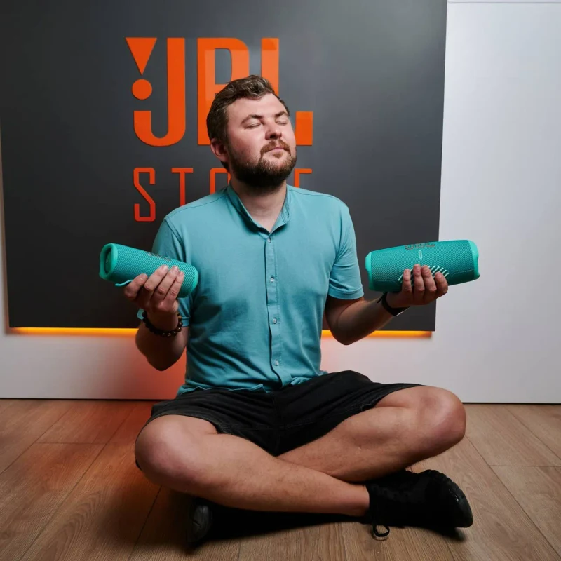 JBL Charge 5 Teal 6